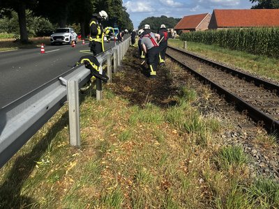 Böschungsbrand an den Bahnschienen