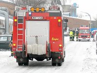 Einsatzfahrzeuge vor der Firma Bomix, Foto: Große-Hüttmann